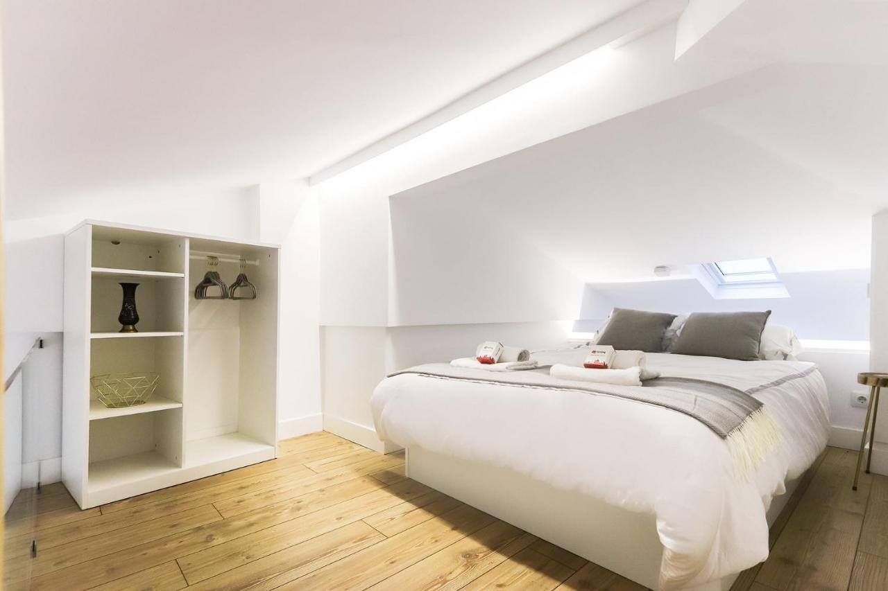 Charming Santos By Homing Apartment Lisbon Exterior photo